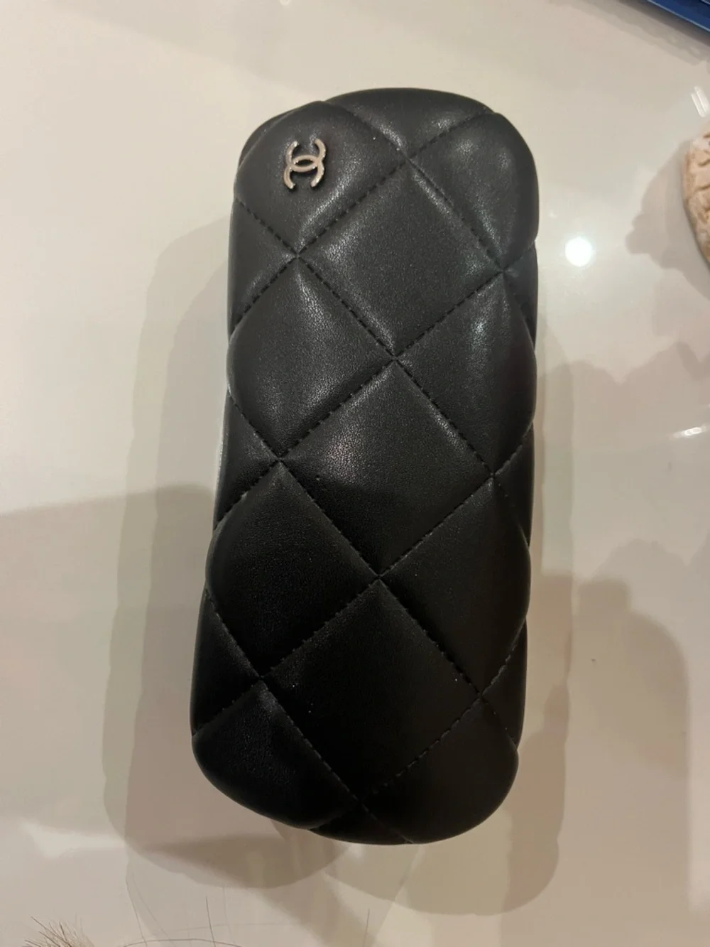 CHANNEL black glasses case - Picture 1 of 3